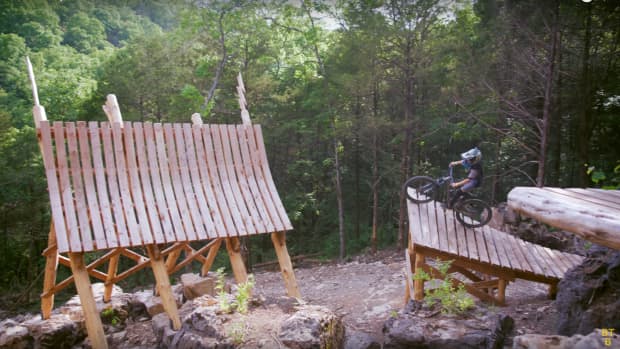 Whale tail mtb jump top
