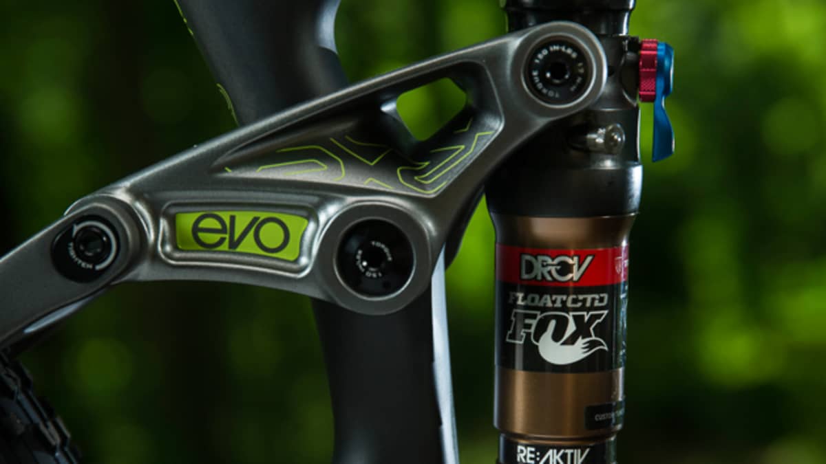 RE Aktiv A detailed look at Trek s F1 inspired shock BikeMag