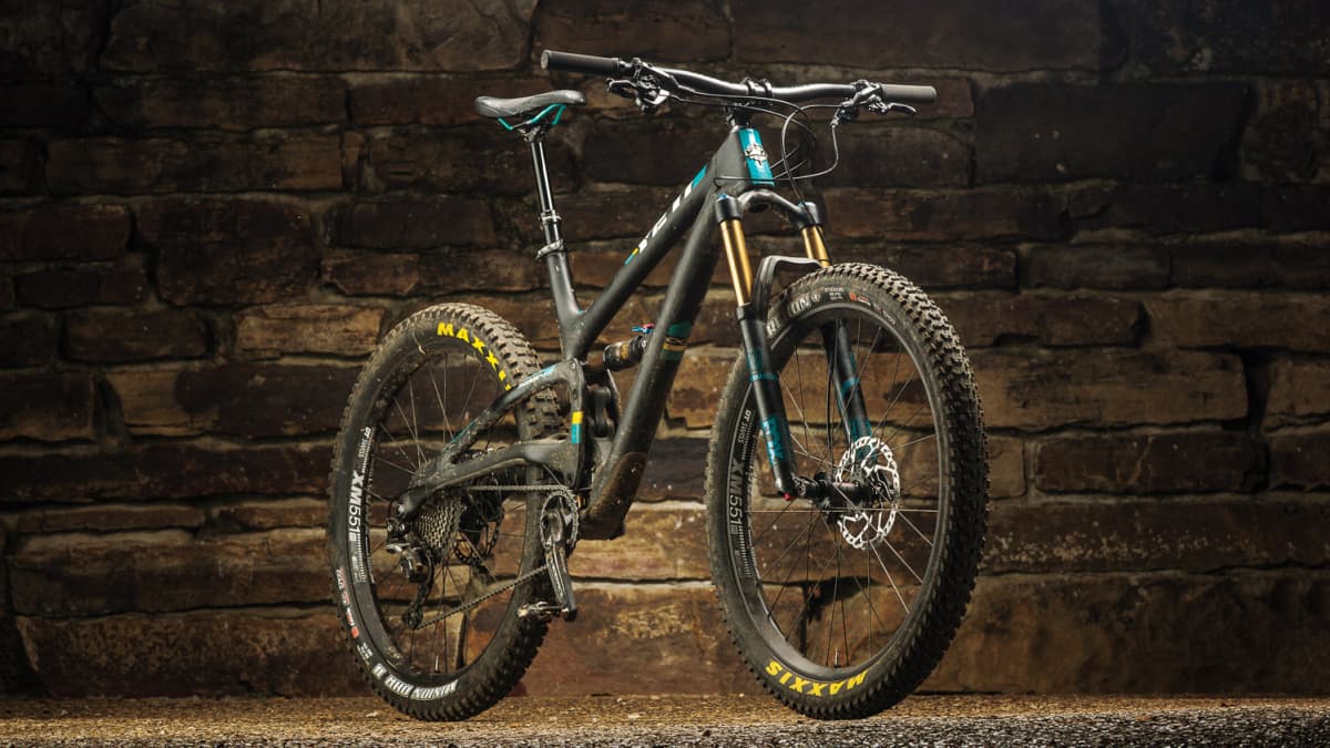 Yeti sb5+ 29 wheels top