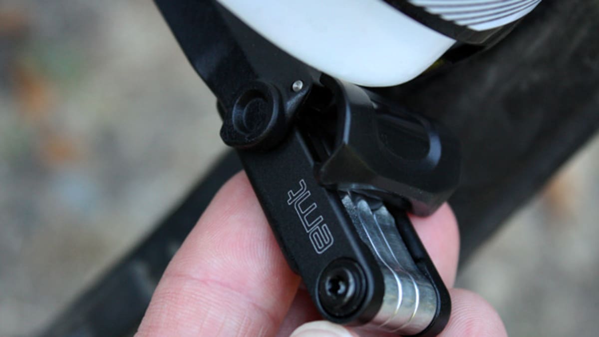 Zee shop bottle cage