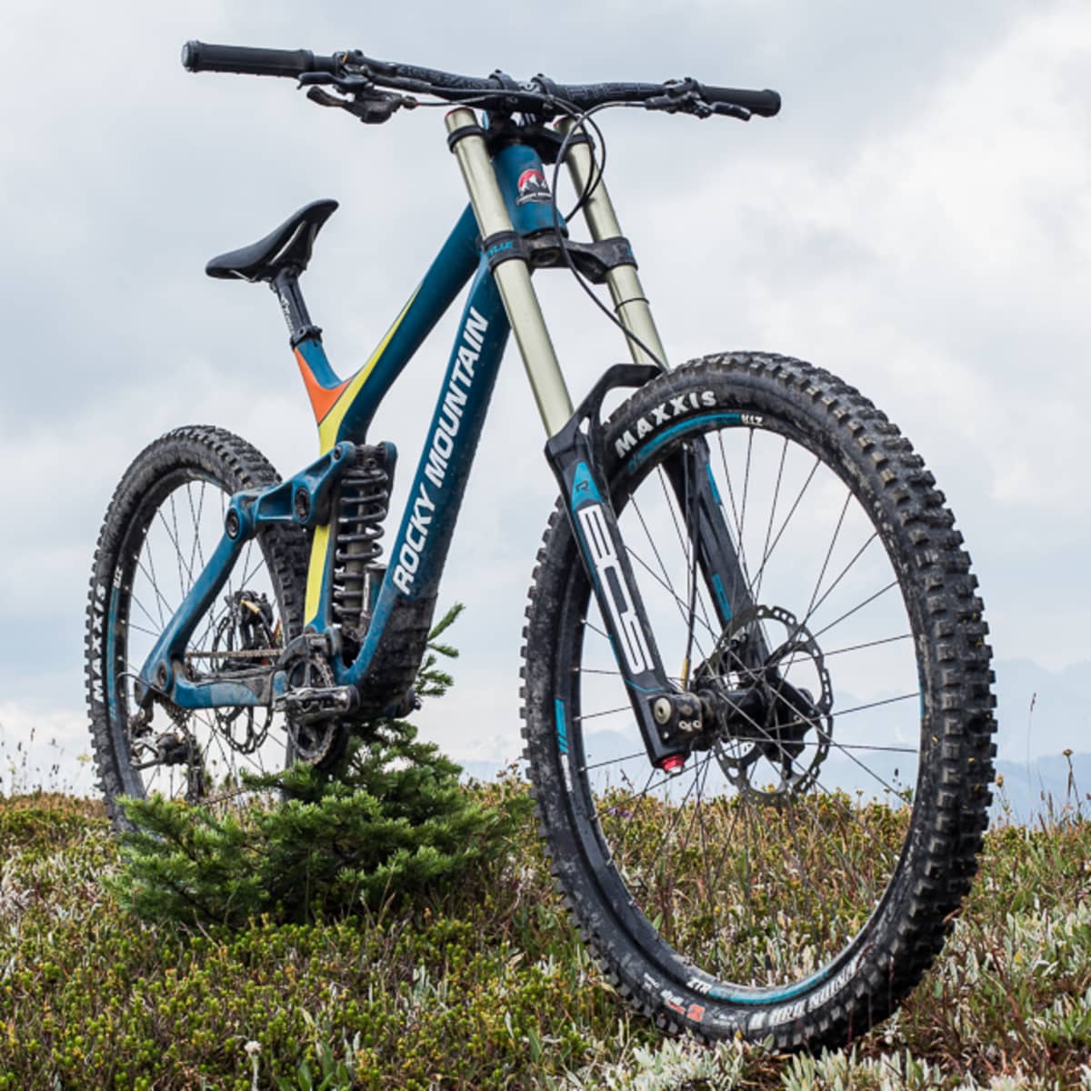 rocky mountain downhill bike