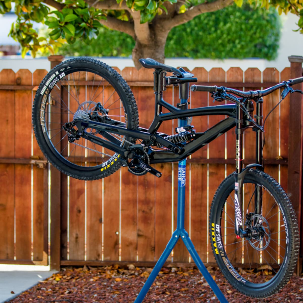 2016 yt tues cf pro outlet