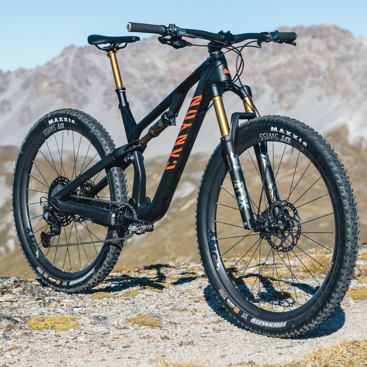 Canyon Introduces The 25.8 Pound Neuron SLX BikeMag