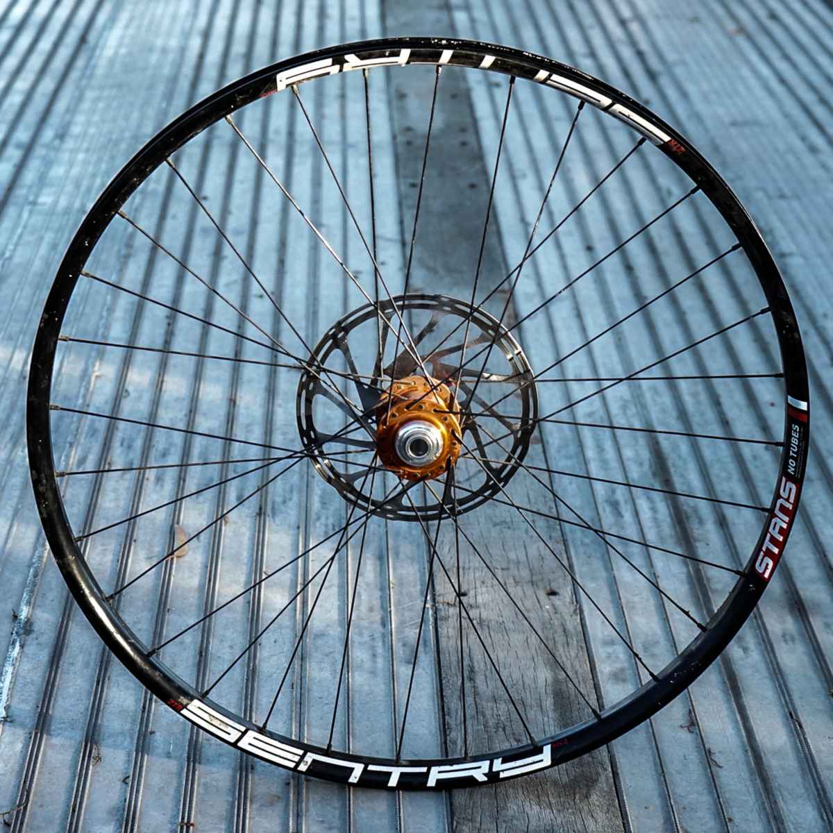 今ならほぼ即納！ and Wide Strong, Cheap: Rim Sentry Stan's the on Year A パーツ