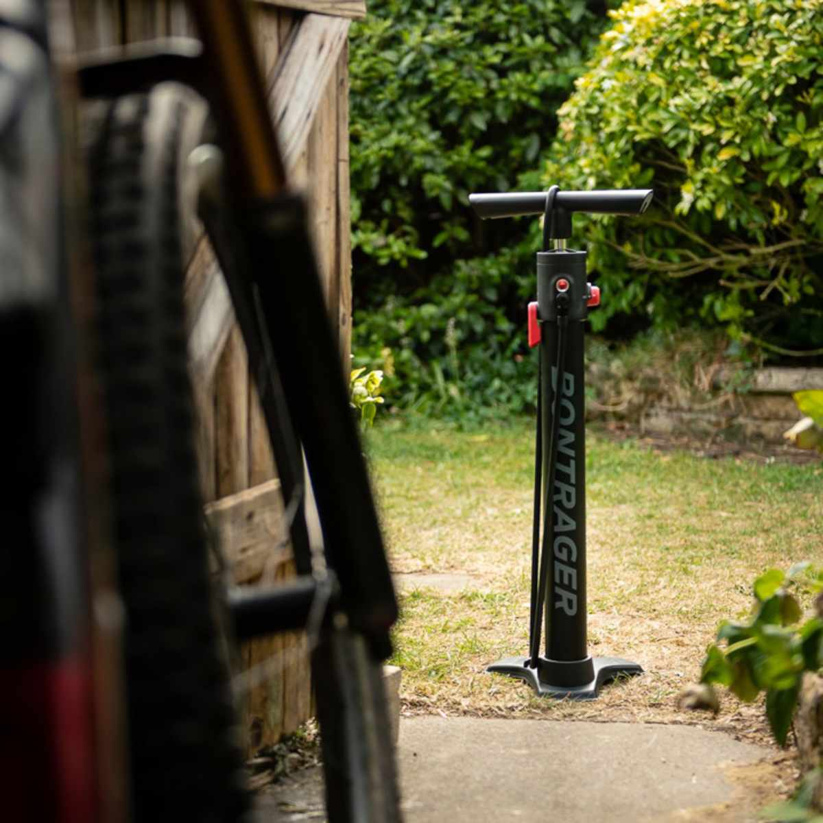 Bontrager TLR Flash Charger Pump Review | Electric Bike Journal
