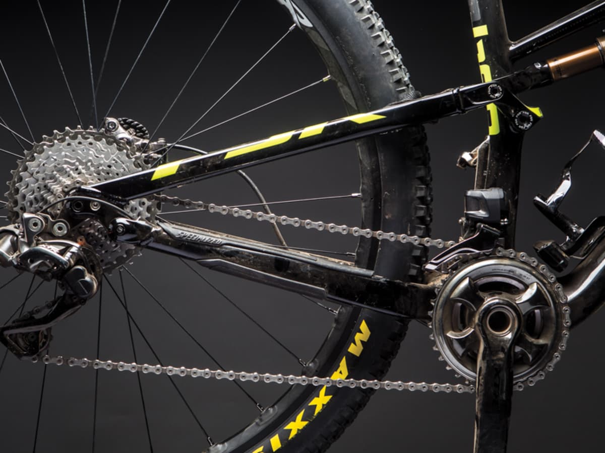 Down and Dirty with Shimano XTR Di2 BikeMag