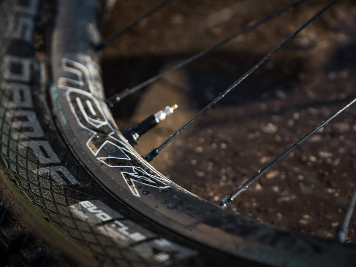 Race face next top r31 carbon wheelset
