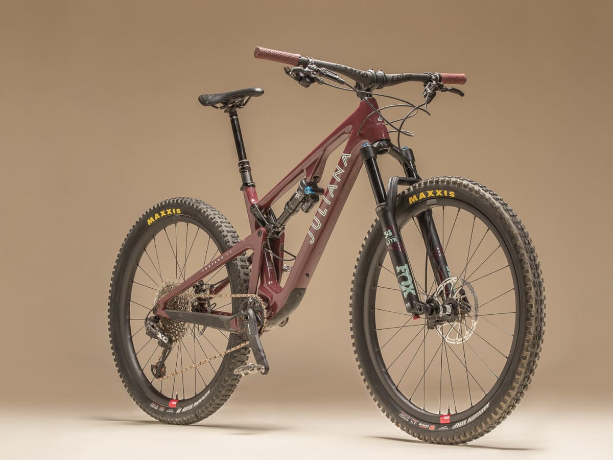 Review Juliana Furtado X01 CC Bible of Bike Tests 2019 BIKE