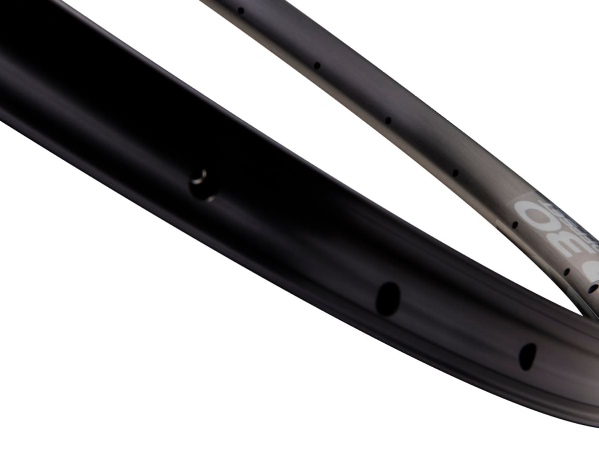 Race Face Introduces Offset Rims BikeMag
