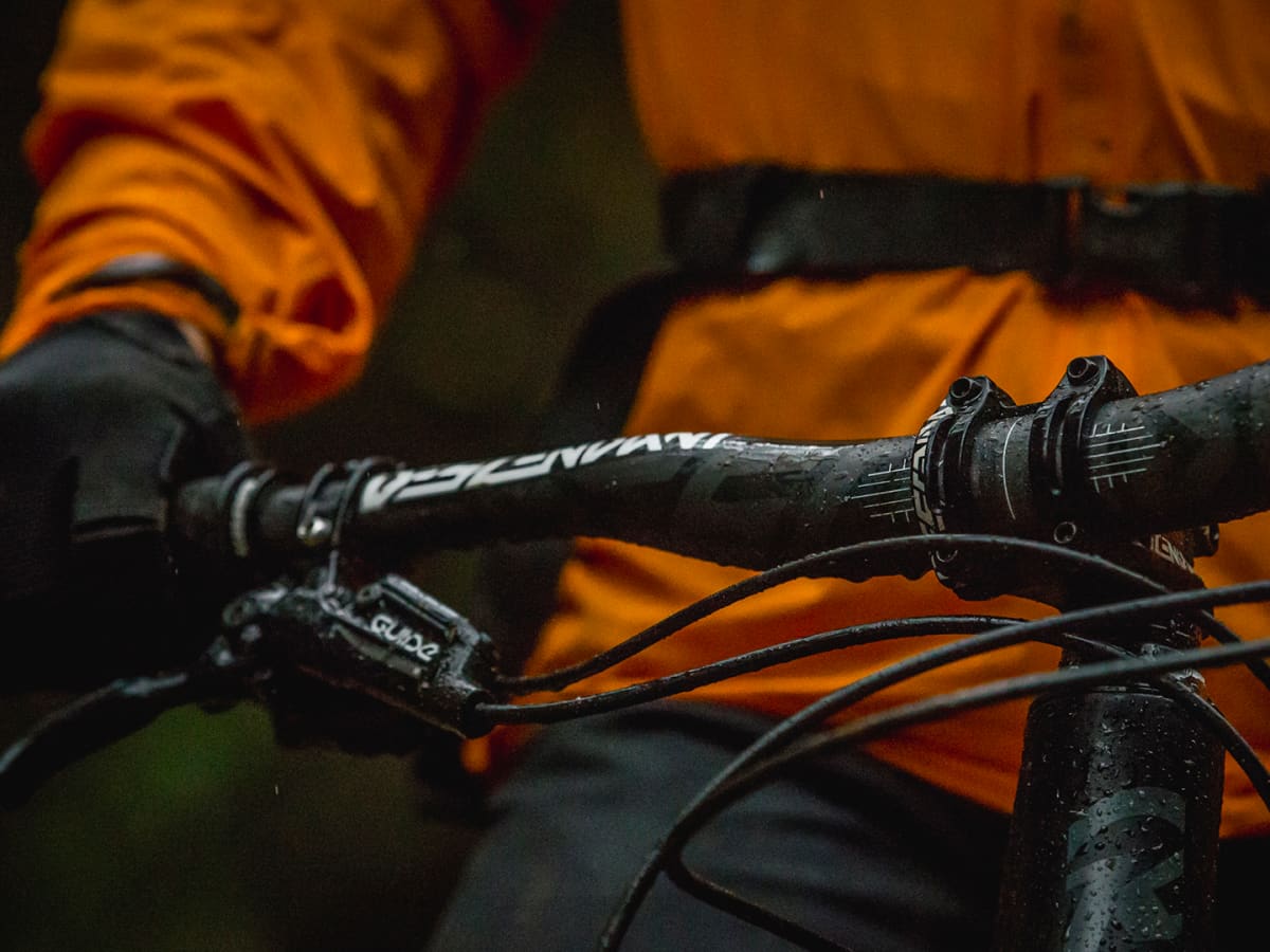 Truvativ 35 millimeter Clamp Descendant Stem and CoLab Bars BikeMag