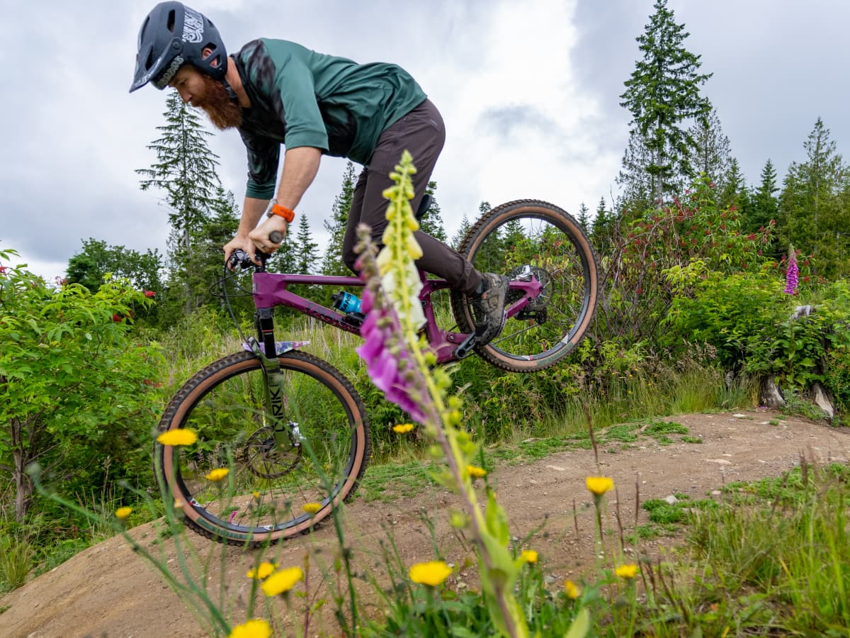 Tested 7mesh Roam Shirt and Flightpath Pant BikeMag