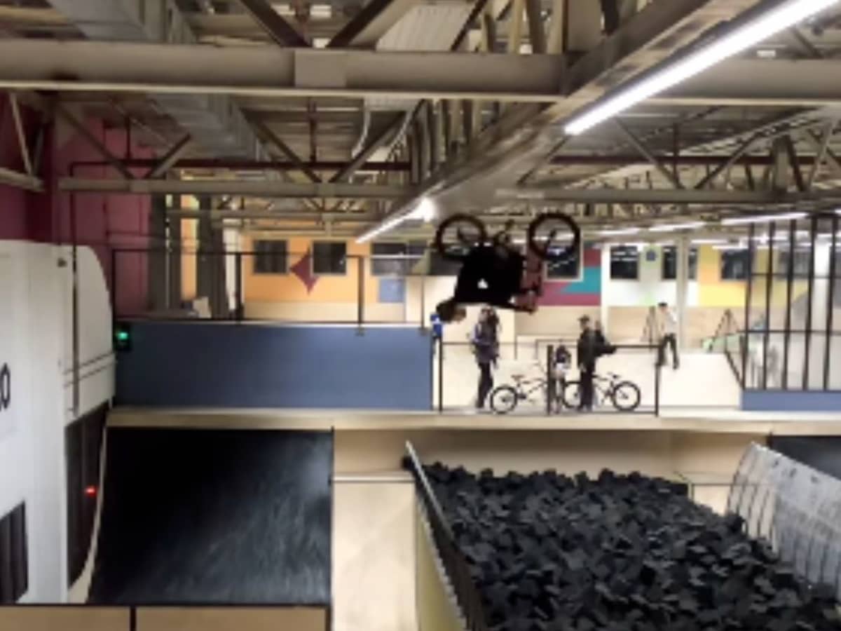 Wood15 indoor mtb park store