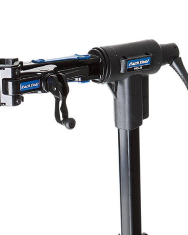 Review: Feedback Sports Pro Mechanic vs Park Tool PRS-26 repair stand -  Escape Collective