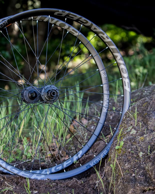 Versus Bontrager Kovee Elite 23 vs. Novatec Alpine BikeMag