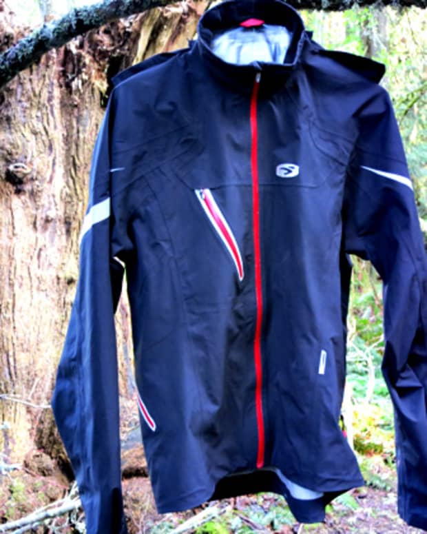 Sugoi neoshell top
