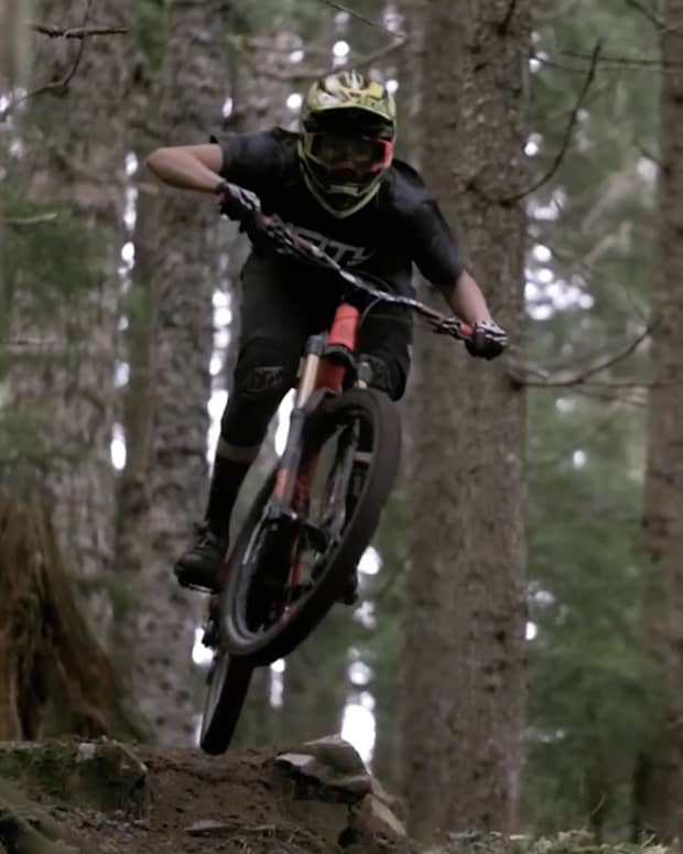 White mtb online dh trail