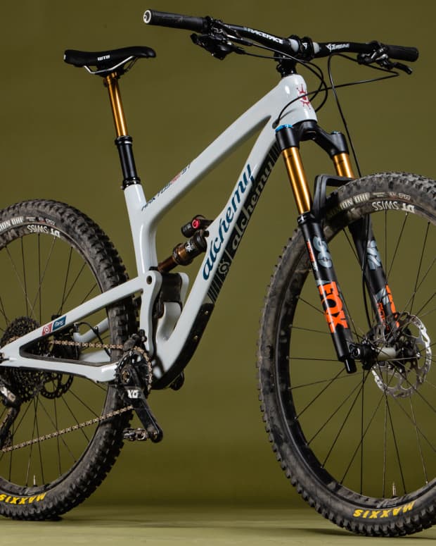 Commencal Meta TR 29 Essential Fox Brushed 3 300 BikeMag