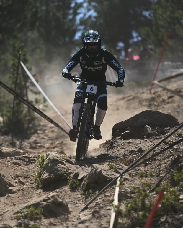 Downhill track store