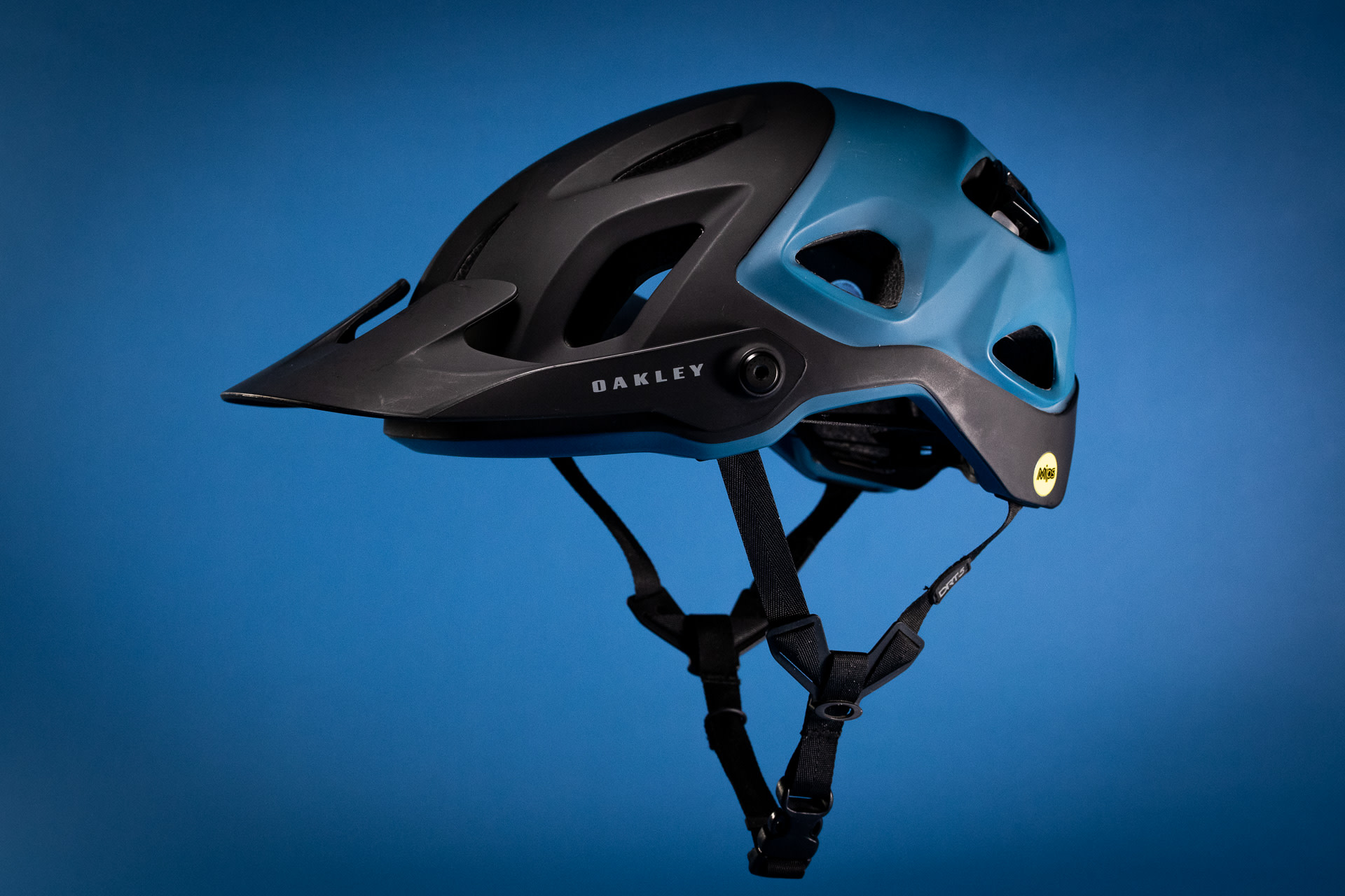 Oakley - OAKLEY ヘルメット DRT5 Oakley DRT5 MAVEN - MIPS - Matte Poseidon Blue | Oakley® US