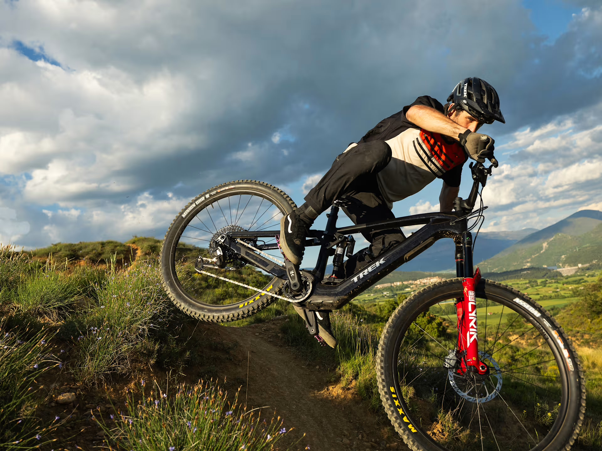 Trek Fuel Gen 7 Bike: What You Need to Know - BikeMag