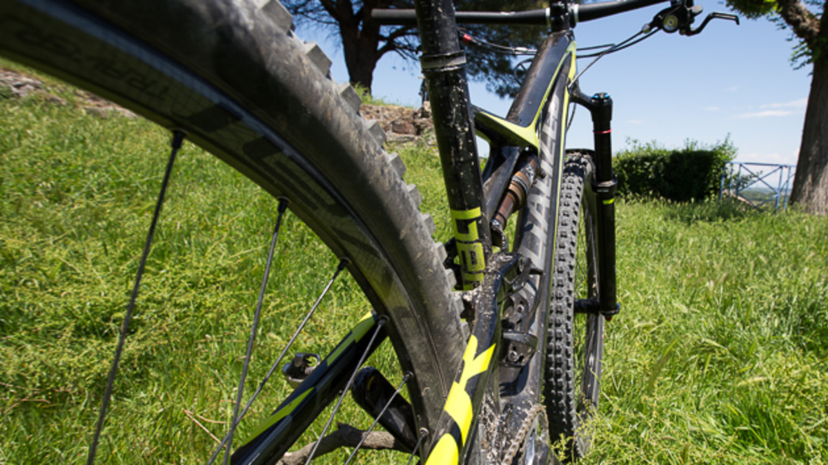 2014 Specialized Camber and Stumpjumper First Impressions - BikeMag