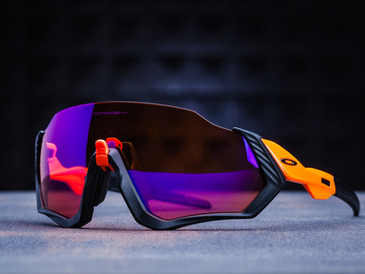 Oakley Introduces Flight Jacket and Field Jacket Mountain Biking