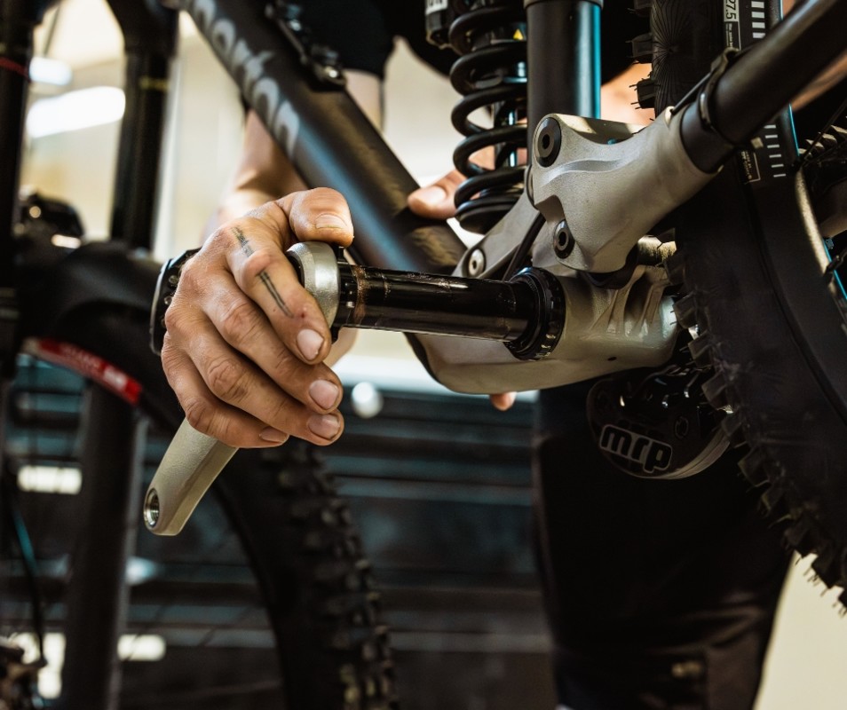 These New 3D-Printed Titanium Cranks Cost How Much?!