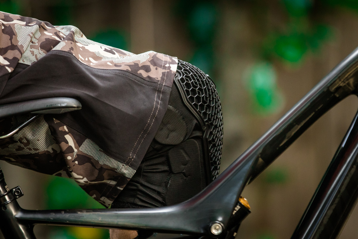 Dainese mtb sales knee pads