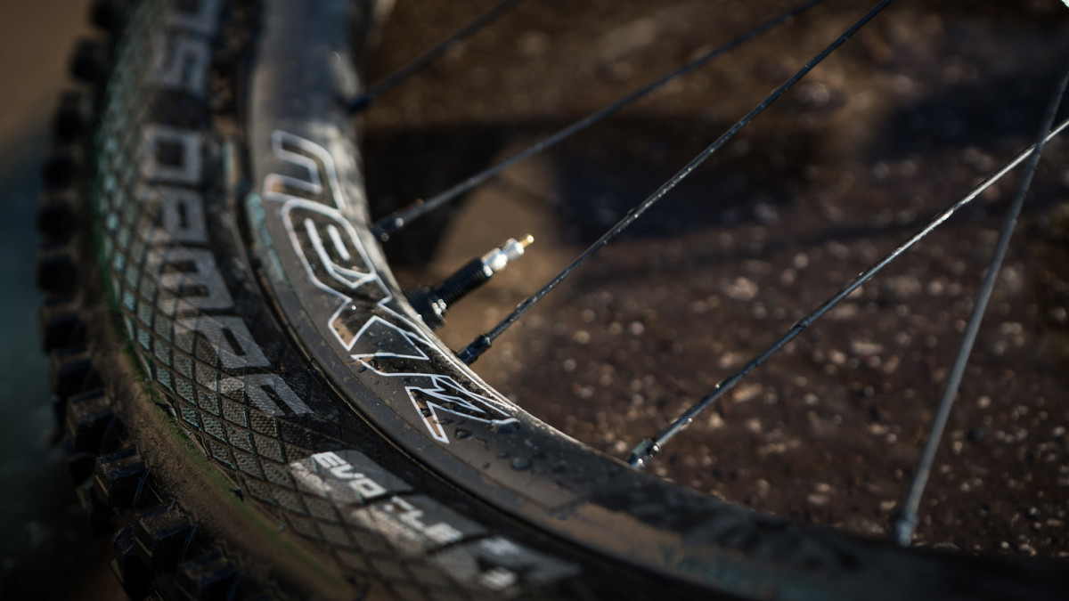 Race Face Adds Carbon Wheels Guarantee BikeMag