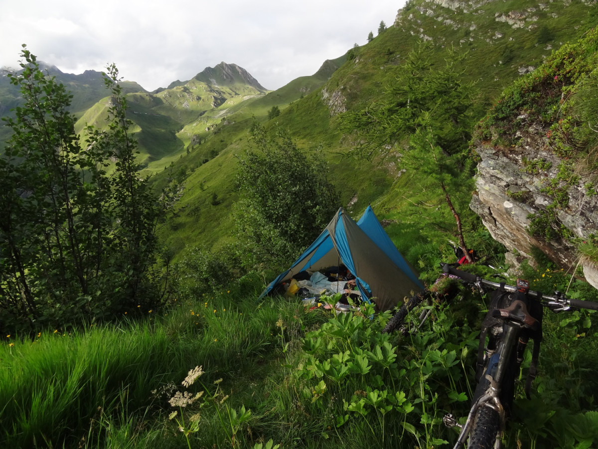 bike cave tent