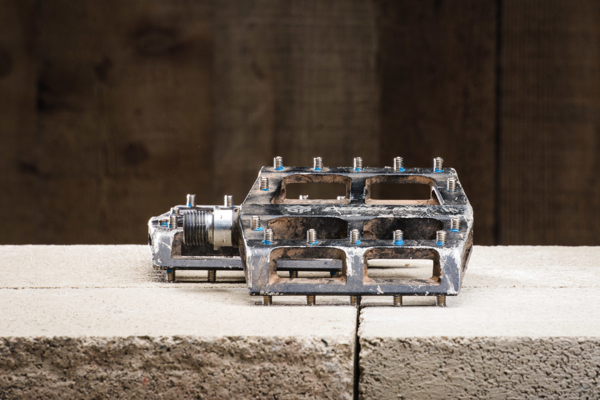 catalyst flat pedals