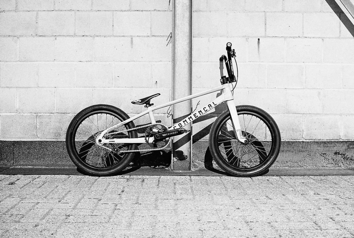 自転車本体 Vintage Commencal BMX Village Vintage Commencal BMX Village - メルカリ