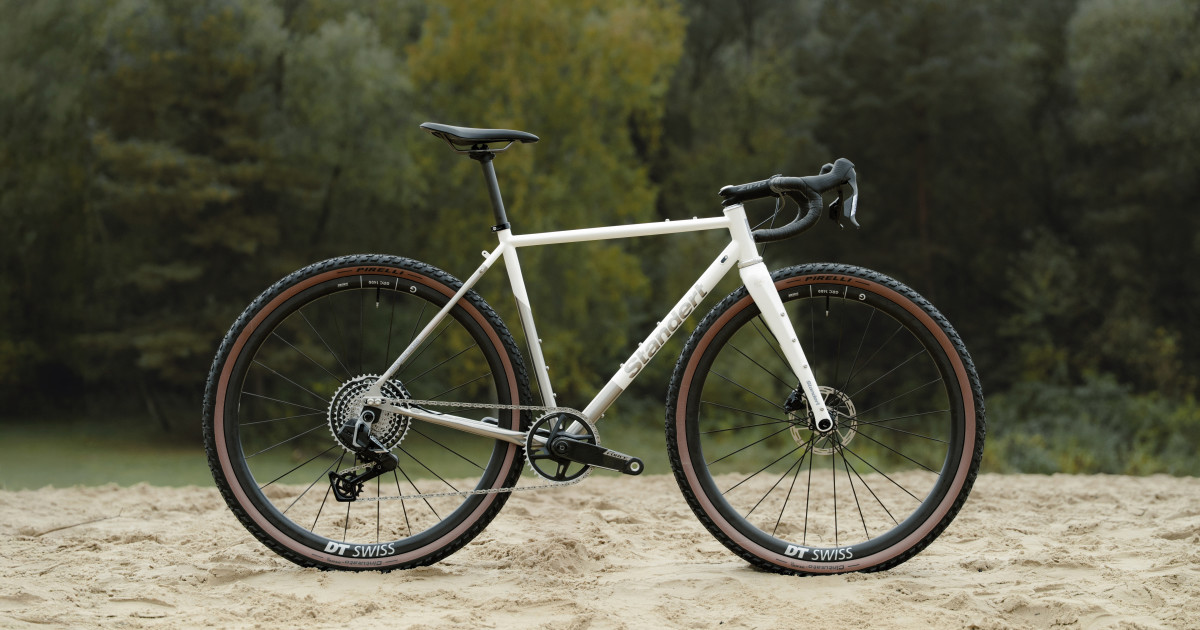 Standert's Stainless-Steel Erdgeschoss Redefines Adventure