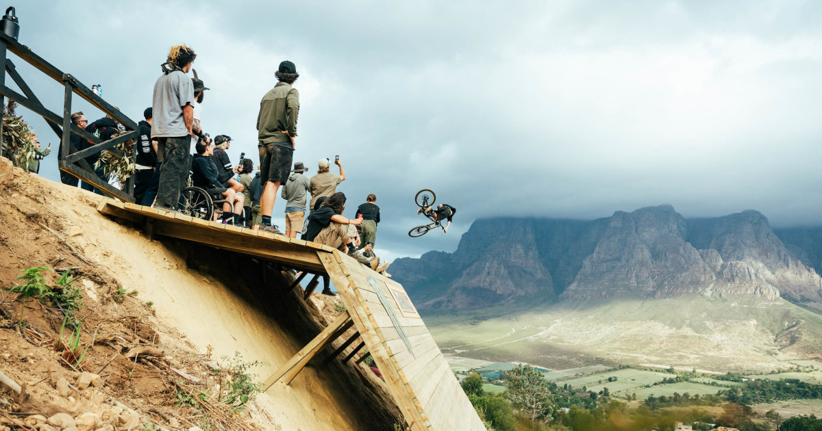 10 Years Later, Darkfest Is Still the Scariest Event in MTB