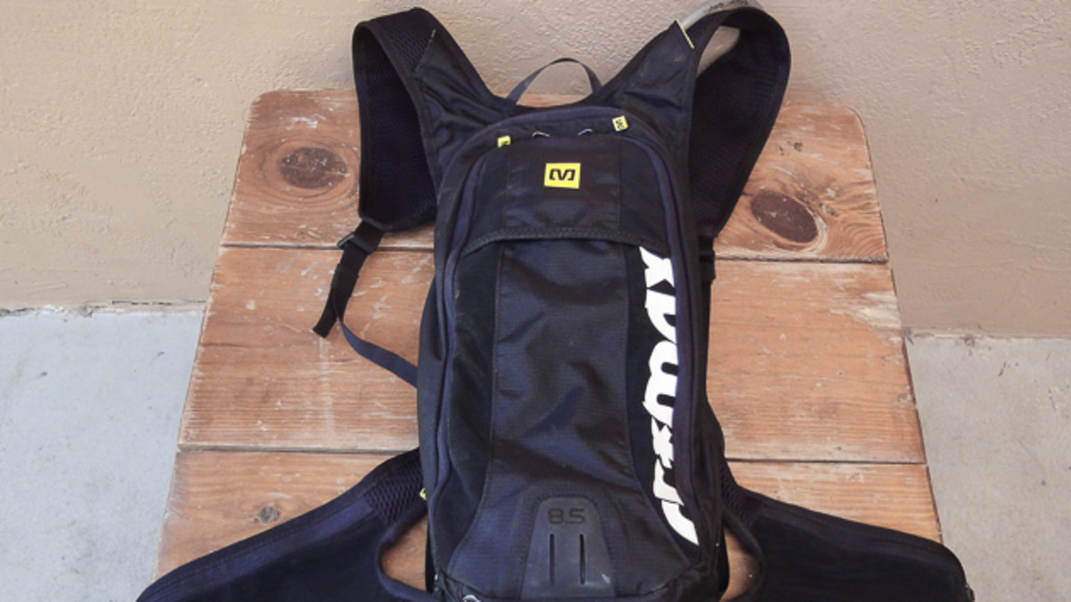 ■MAVIC：CROSSMAX ハイドロパック Tested: Mavic Crossmax Hydropack 8.5 - BikeMag