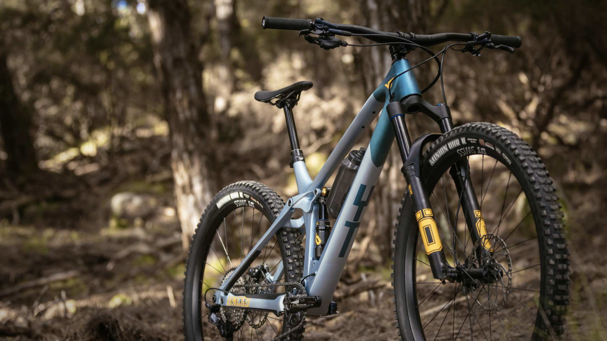 izzo_core3_my25_detail_01rovkm