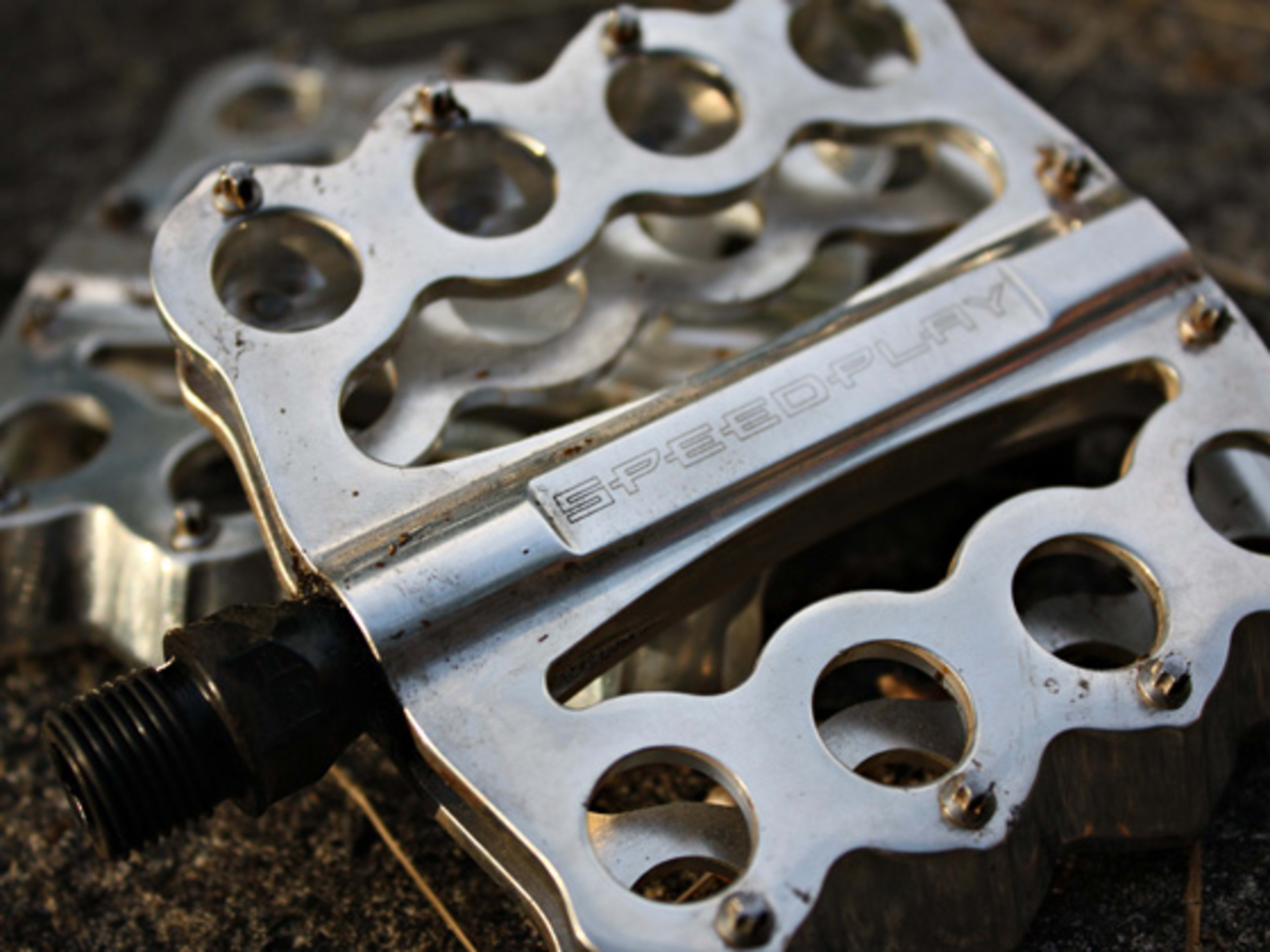Speedplay Brass Knuckles Flat Pedals Review - BikeMag