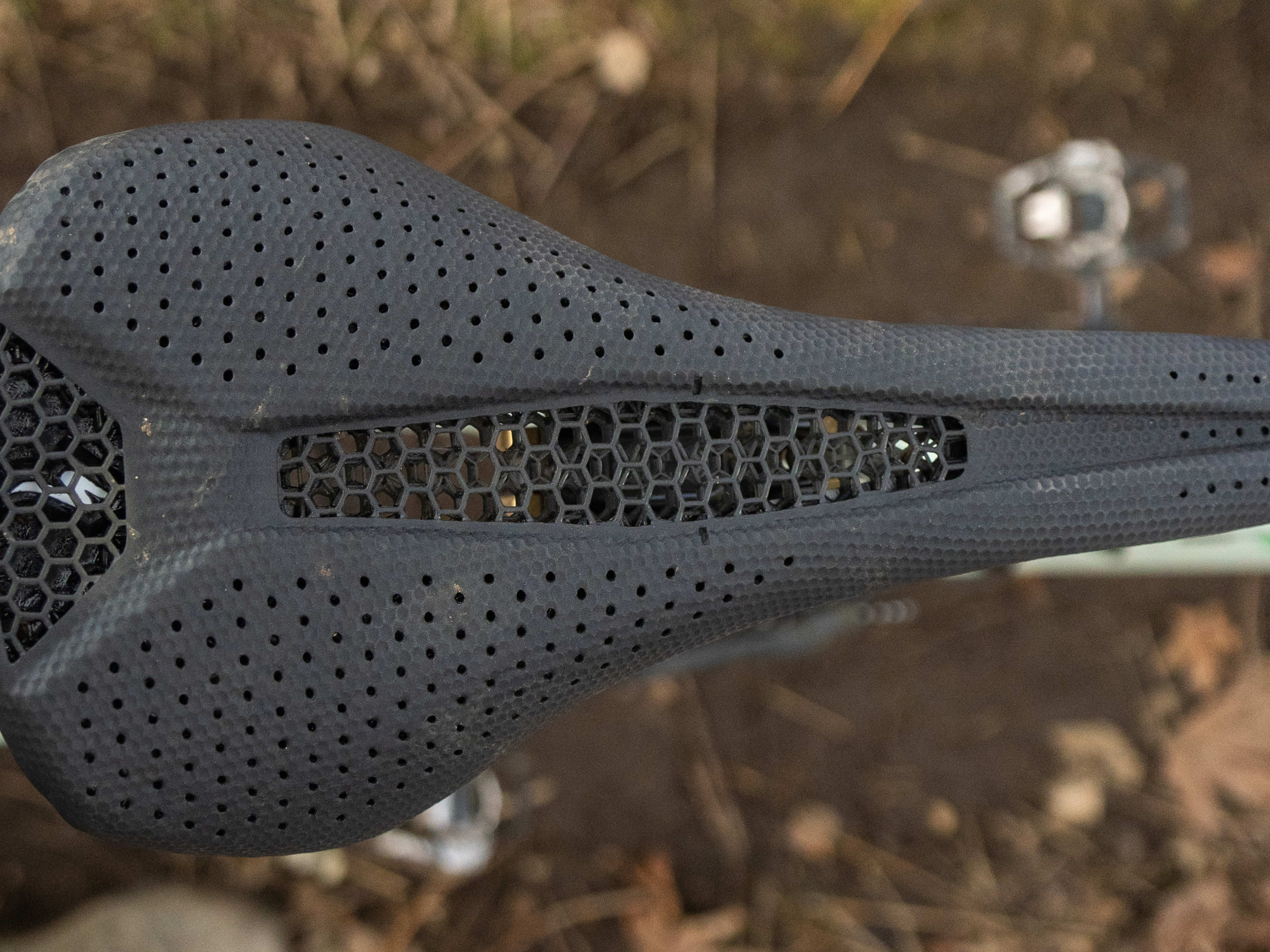 Specialized Phenom saddle gets Mirror treatment - BikeMag