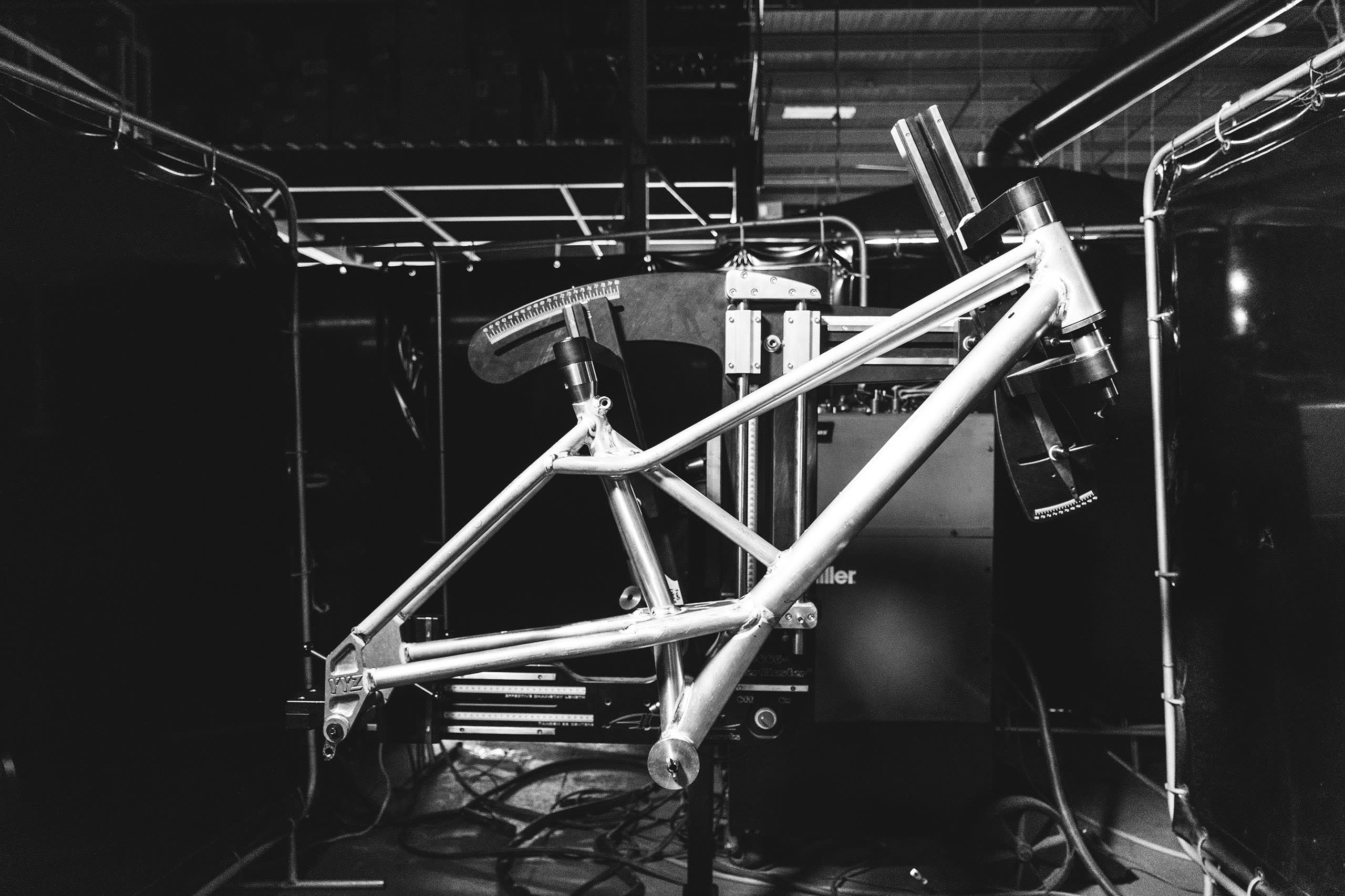 Devinci's Neo-Retro Project: YYZ - BikeMag