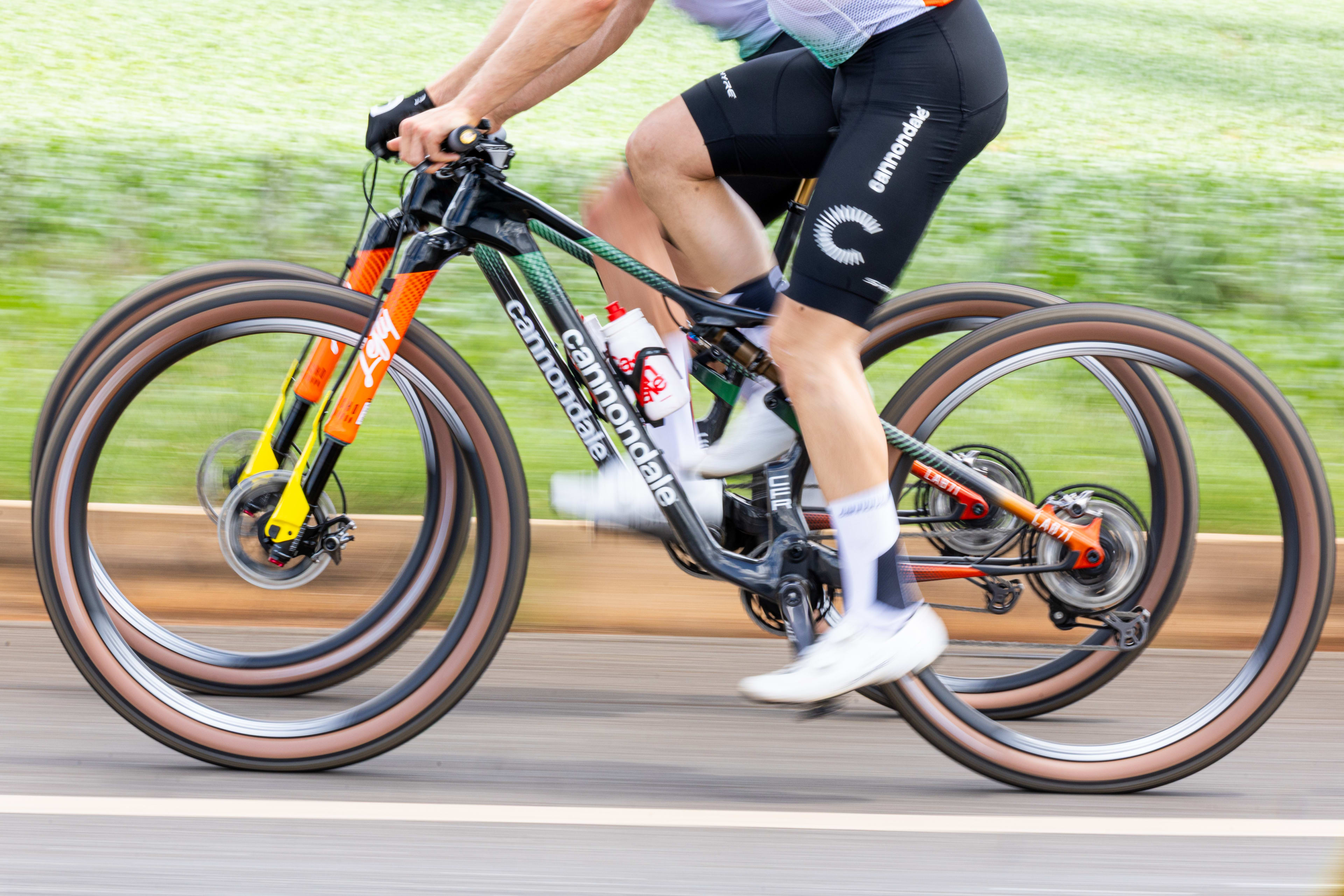 シャドール This Bike Brand Was Quick To Offer the Latest Wireless Drivetrain