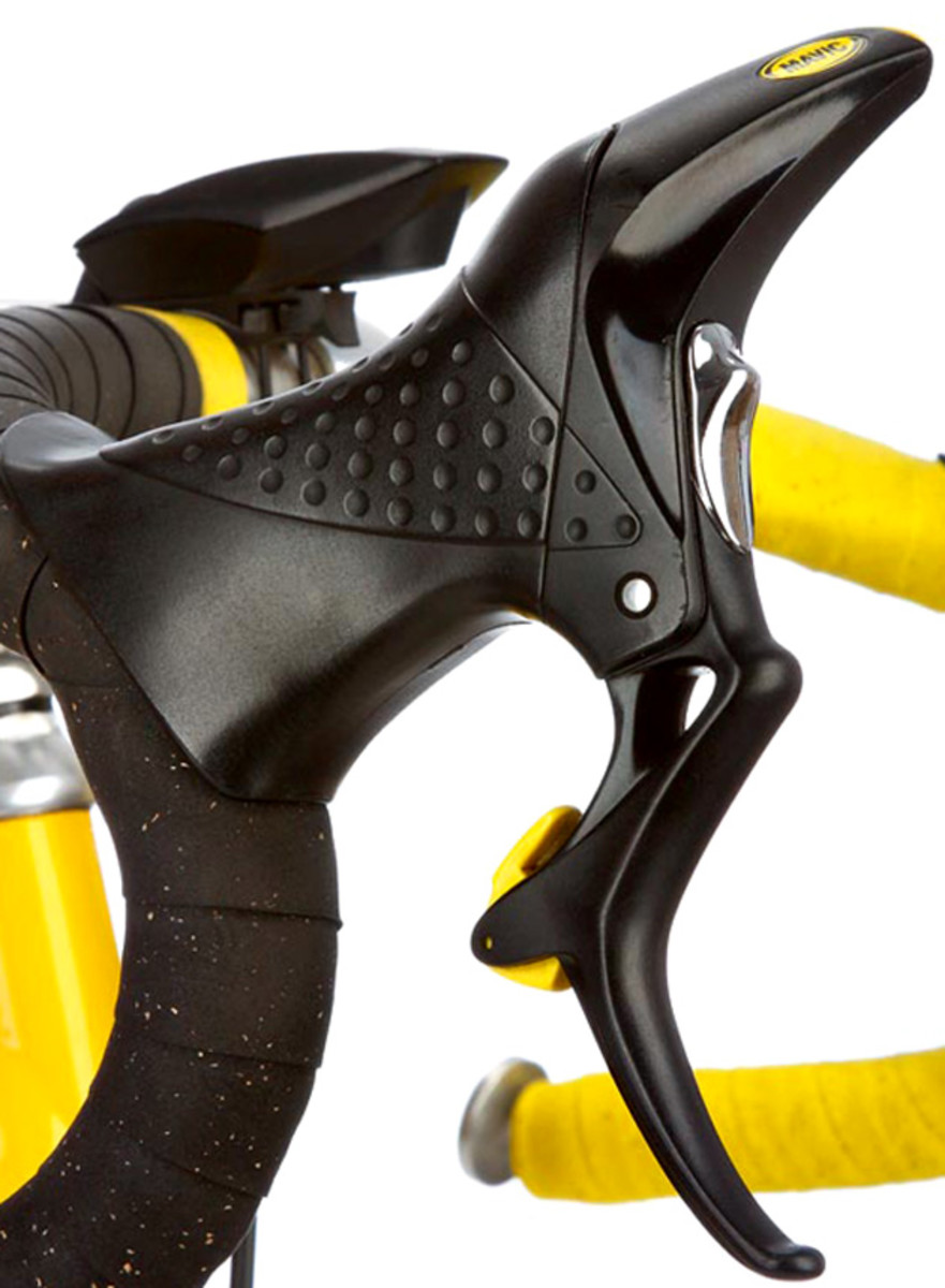 It was 1999 when Mavic debuted their wireless shifting system. It was mind blowing. It had lots of yellow in it and it relied on digitally-coded radio signals. Sometimes it even worked.