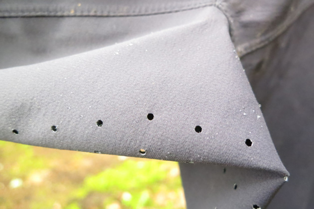 No pit zips here--the folks at Mission Workshop opted to equip the ACRE Meridian with lazer perforated underarms sections.