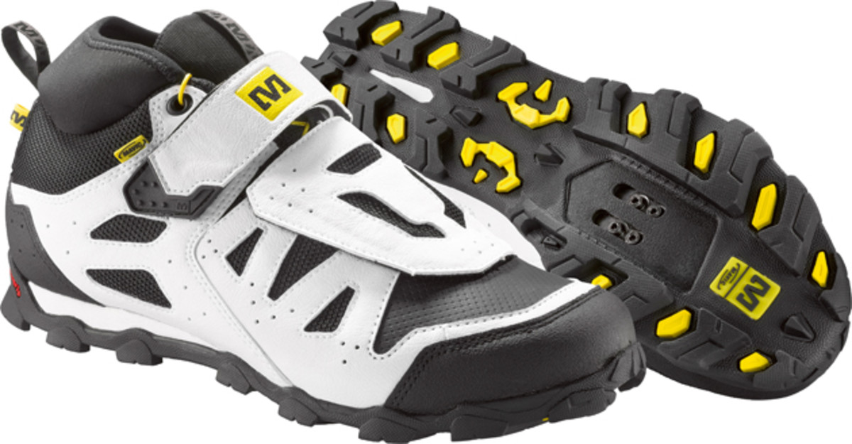 Mavic has continued to refine the proven Alpine XL and similar models, reinforcing areas that tended to wear more quickly and providing greater foot protection in the most vulnerable spots.
