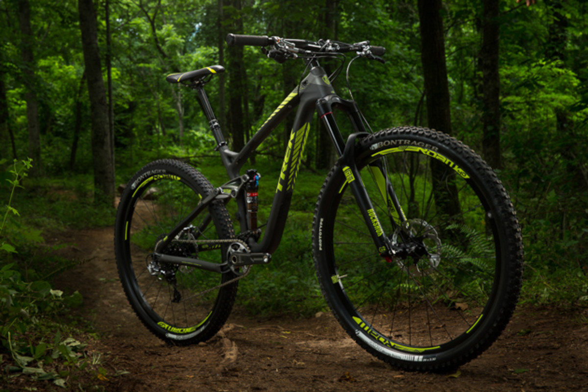 With 140-millimeters of RE:aktiv suspension and wide Boost 148 rear end, the new Remedy 29 destroys anything it its path.