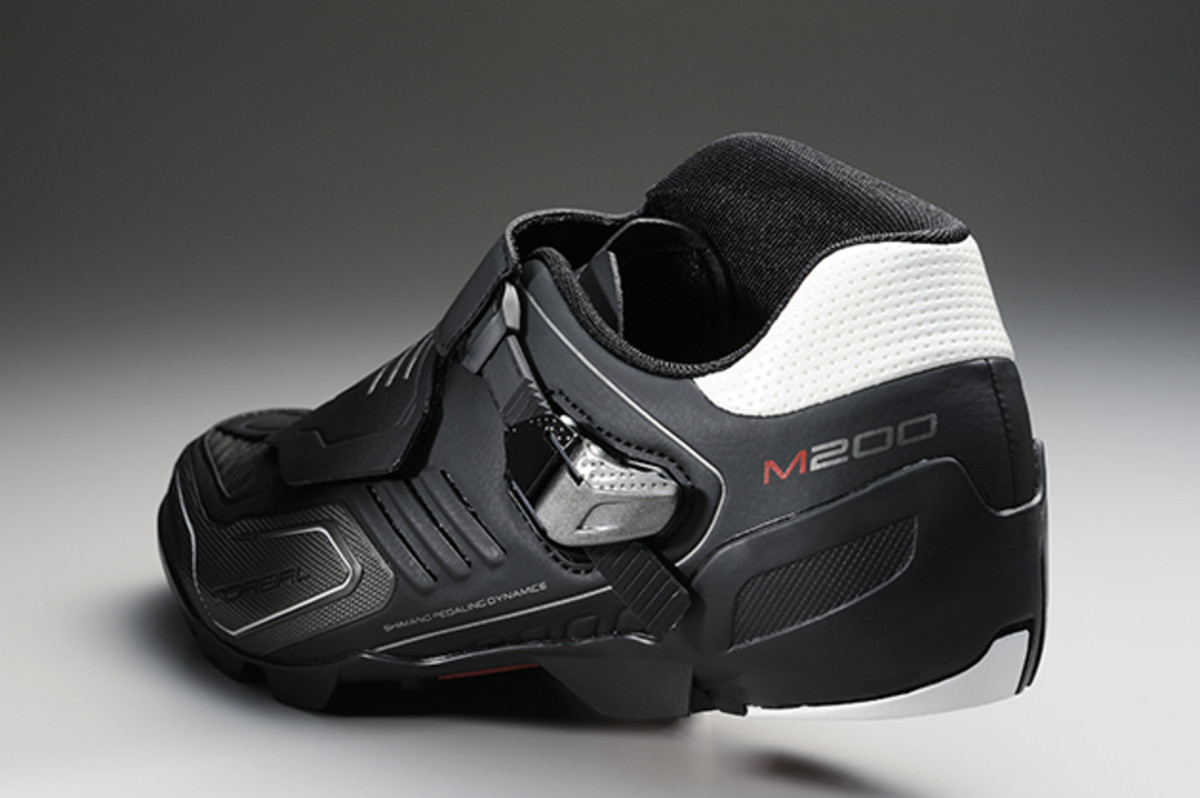 The SH-M200 comes with an asymmetrical cuff to protect the ankle.