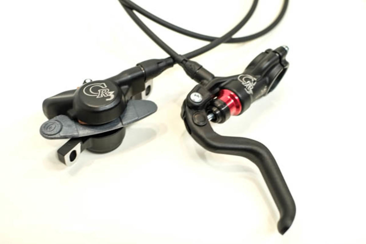 CR3: Formula's new matte-black "DH stopping power" brake with SpeedLock connector at the caliper weighs 345 grams.