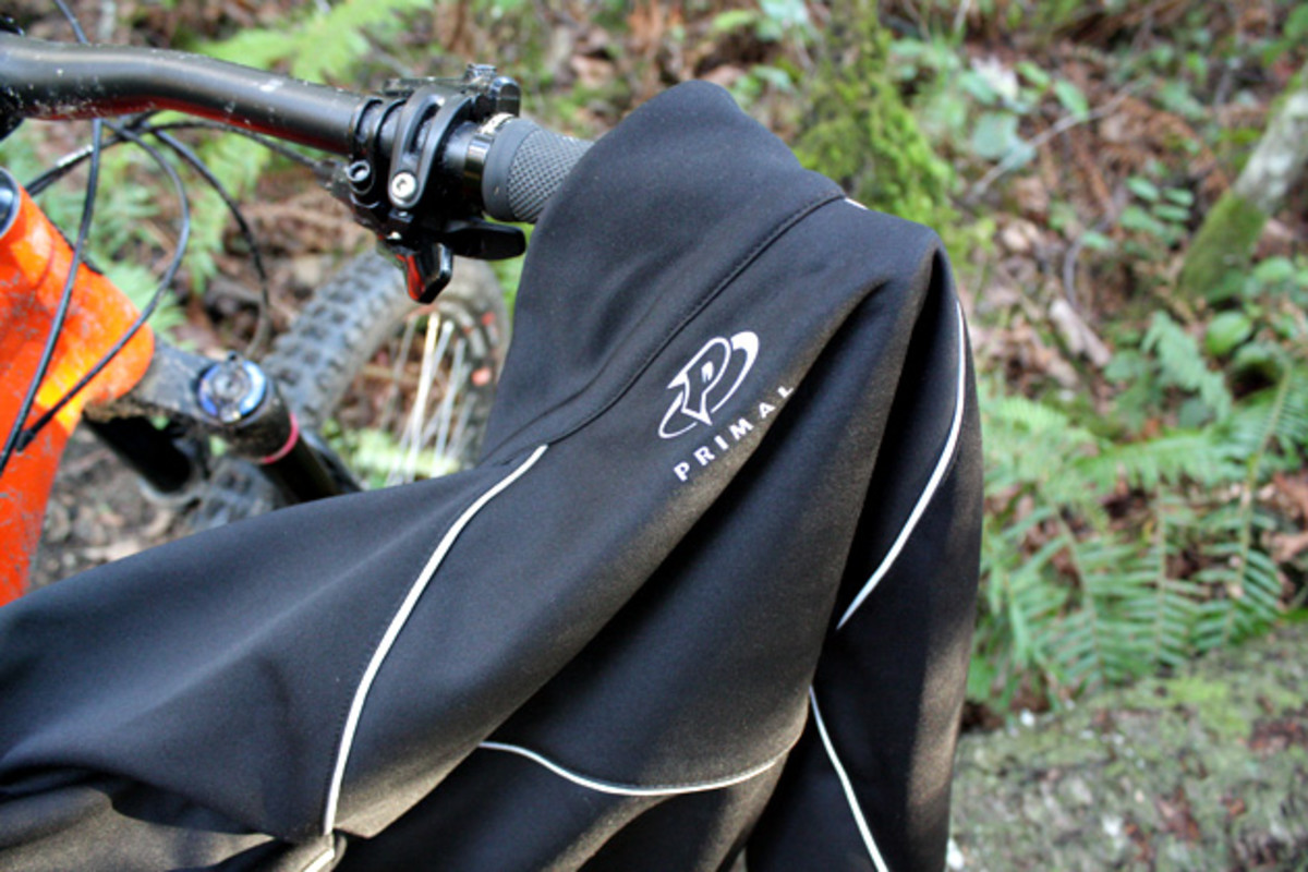 If you remember Primal Wear as the company with the loud print jerseys, you might be surprised to find just how subtle many of their newer pieces are. The Fusion is a nice..and subtle... bit of kit.