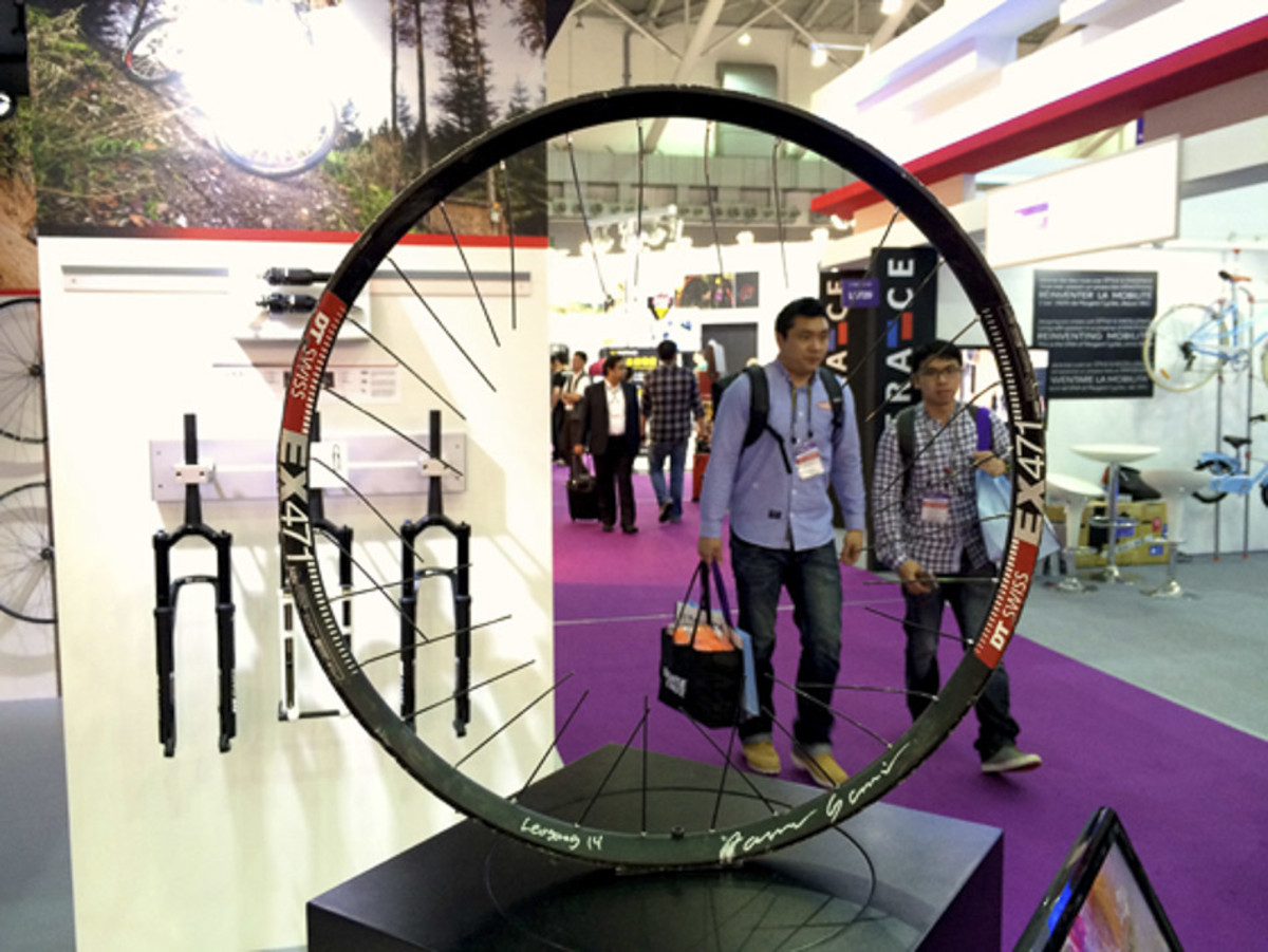 One of the raddest things we saw at the Taipei show was this autographed version of the DT Swiss rim that U.S. downhill racer Aaron Gwin rode—despite flatting his rear tire and eventually losing it altogether—during his ballsy run at the 2014 World Cup race in Leogang, Austria.