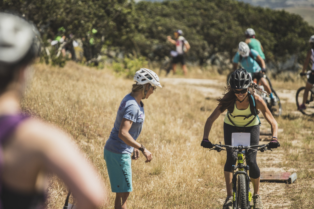 9 Women's Mountain Bike Jerseys You Will Love - Femme Cyclist