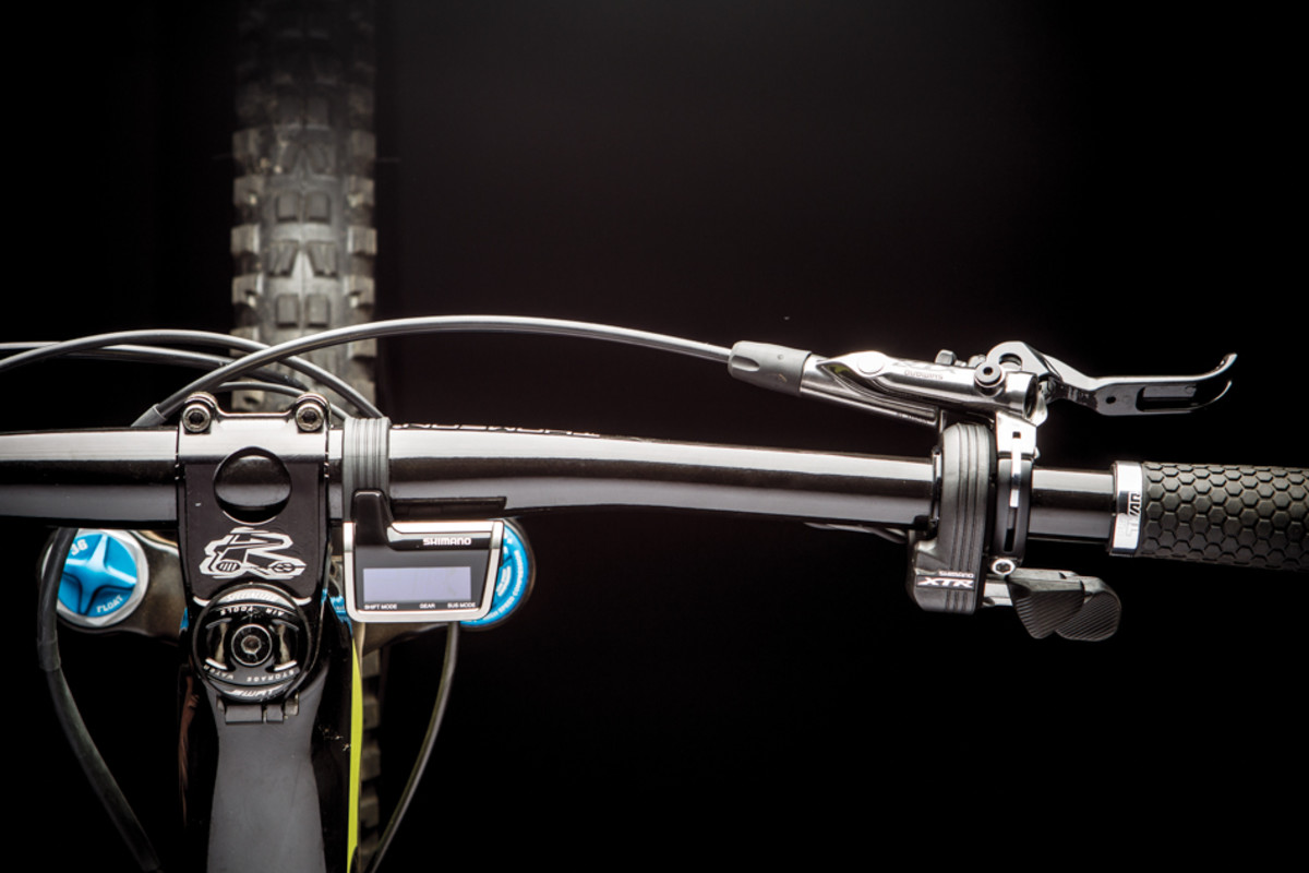 Down and Dirty with Shimano XTR Di2 BIKE Magazine